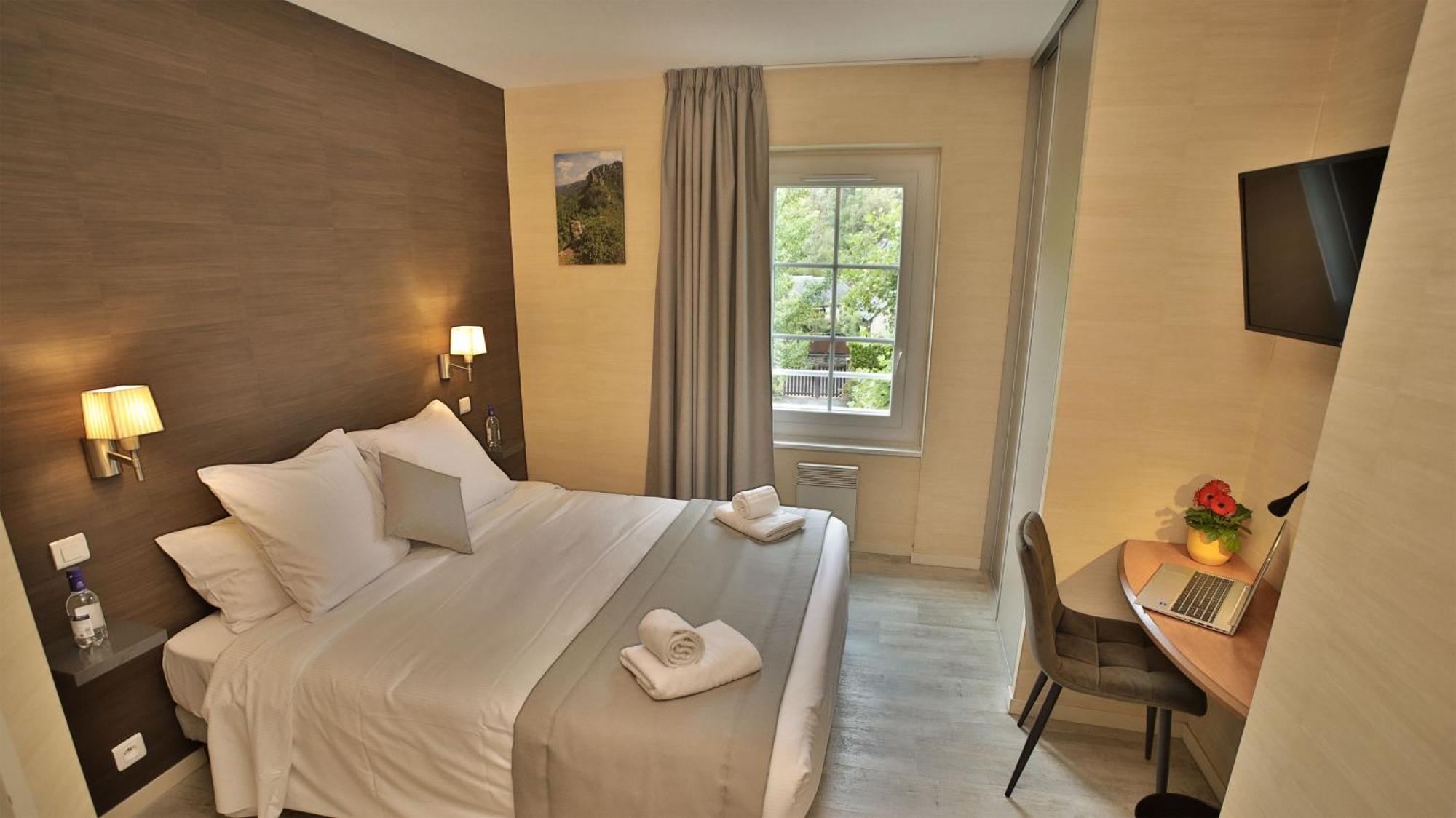 Hotel Logis L'hotel Des Bains -