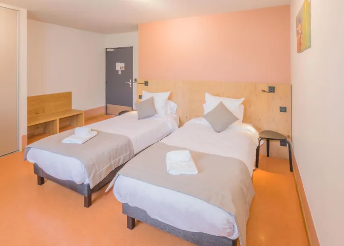 L\'Hotel Des Bains - Salles-La-Source
