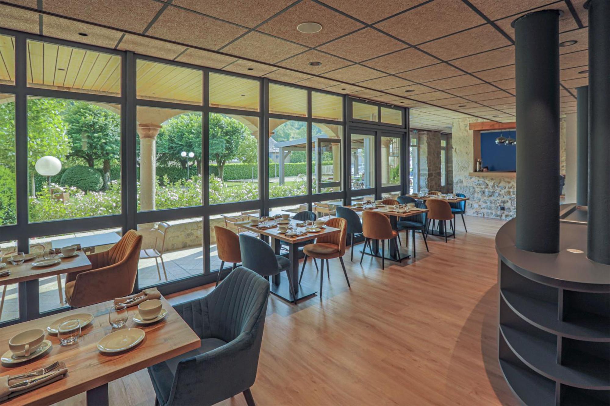L'hotel Des Bains - Salles-la-Source