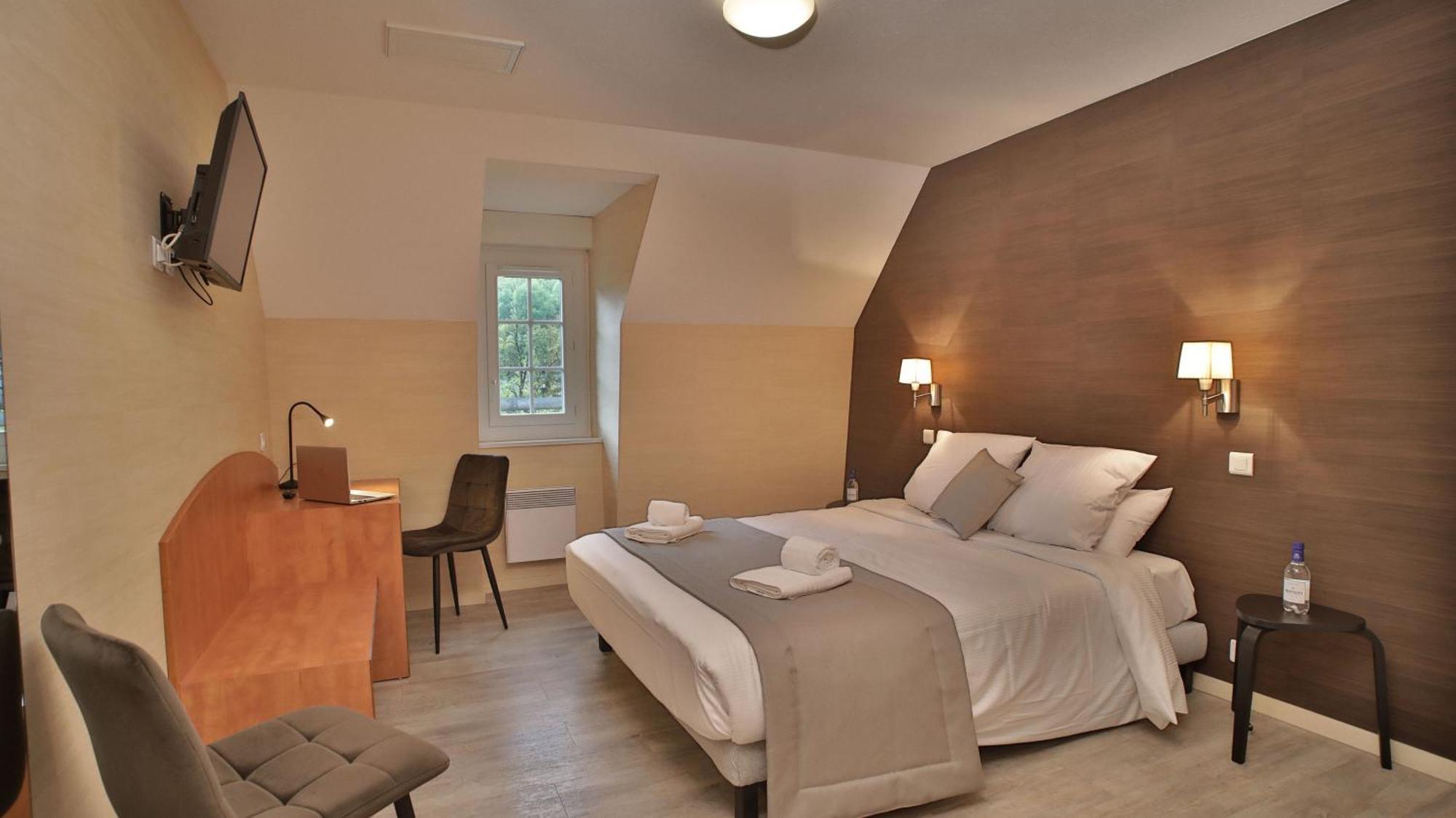 Hotel L'hotel Des Bains - Salles-la-Source