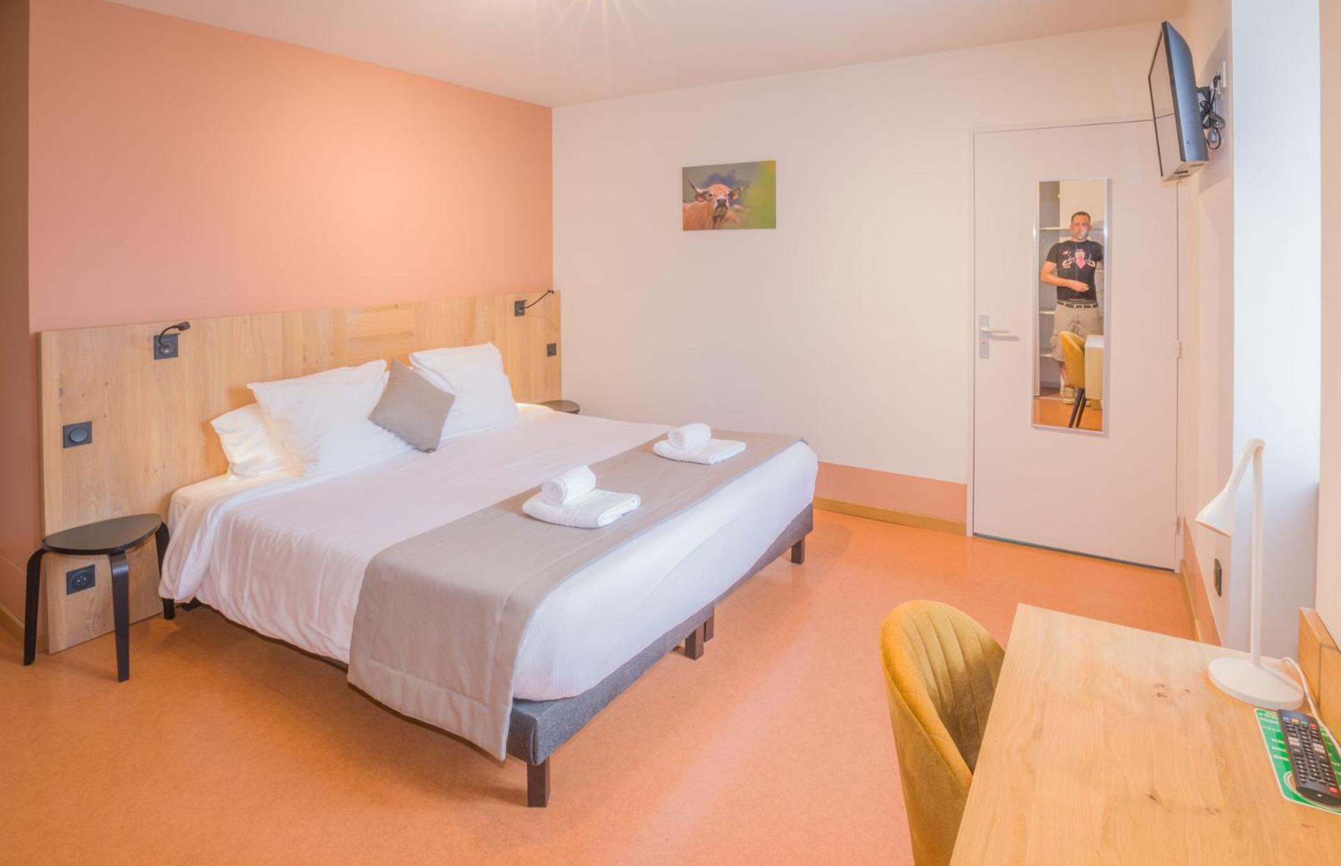L'hotel Des Bains - Salles-la-Source